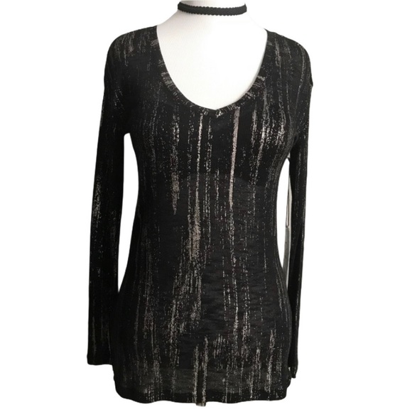 𝐑𝐎𝐂𝐊 & 𝐑𝐄𝐏𝐔𝐁𝐋𝐈𝐂 Black L/S Top - Picture 1 of 9